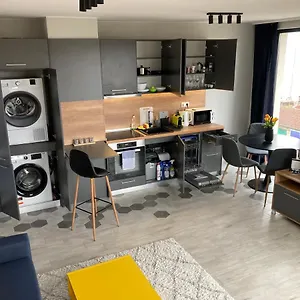 apartment-opalchenska-pirotska.sofiahotelsbg.com/